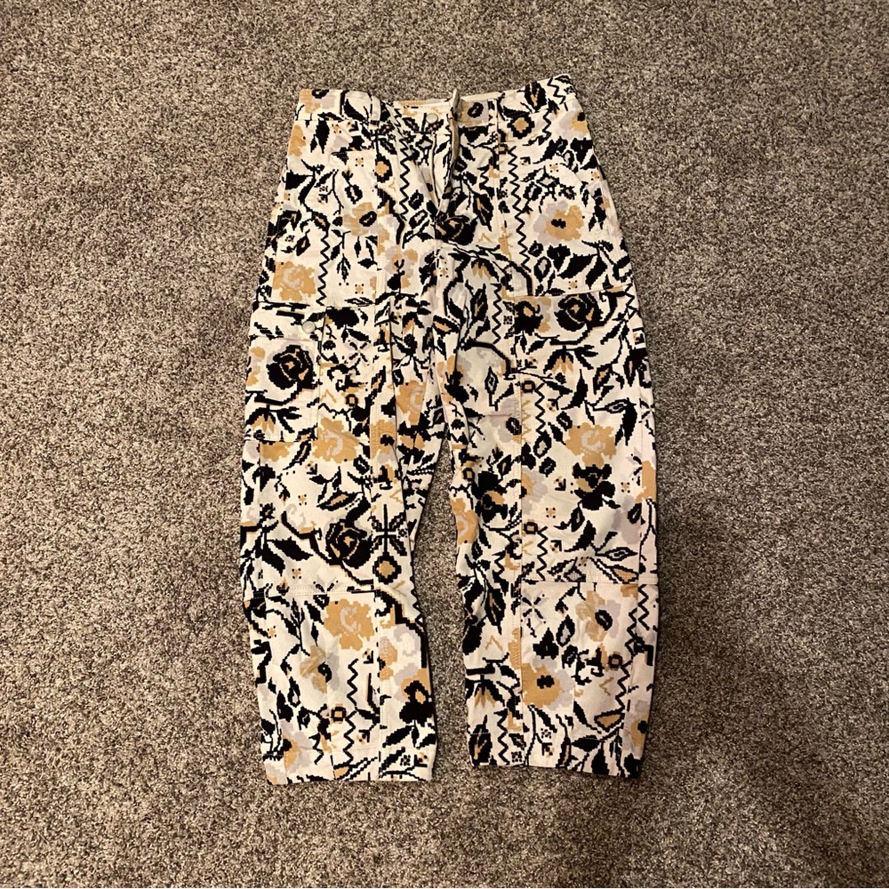 Anthropologie size 8, barrel cargo pants.